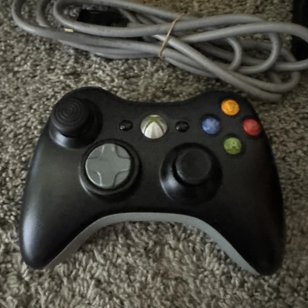 Microsoft Xbox 360 Slim 4GB Console Black (1439) Lot 5 Games Controller Cables